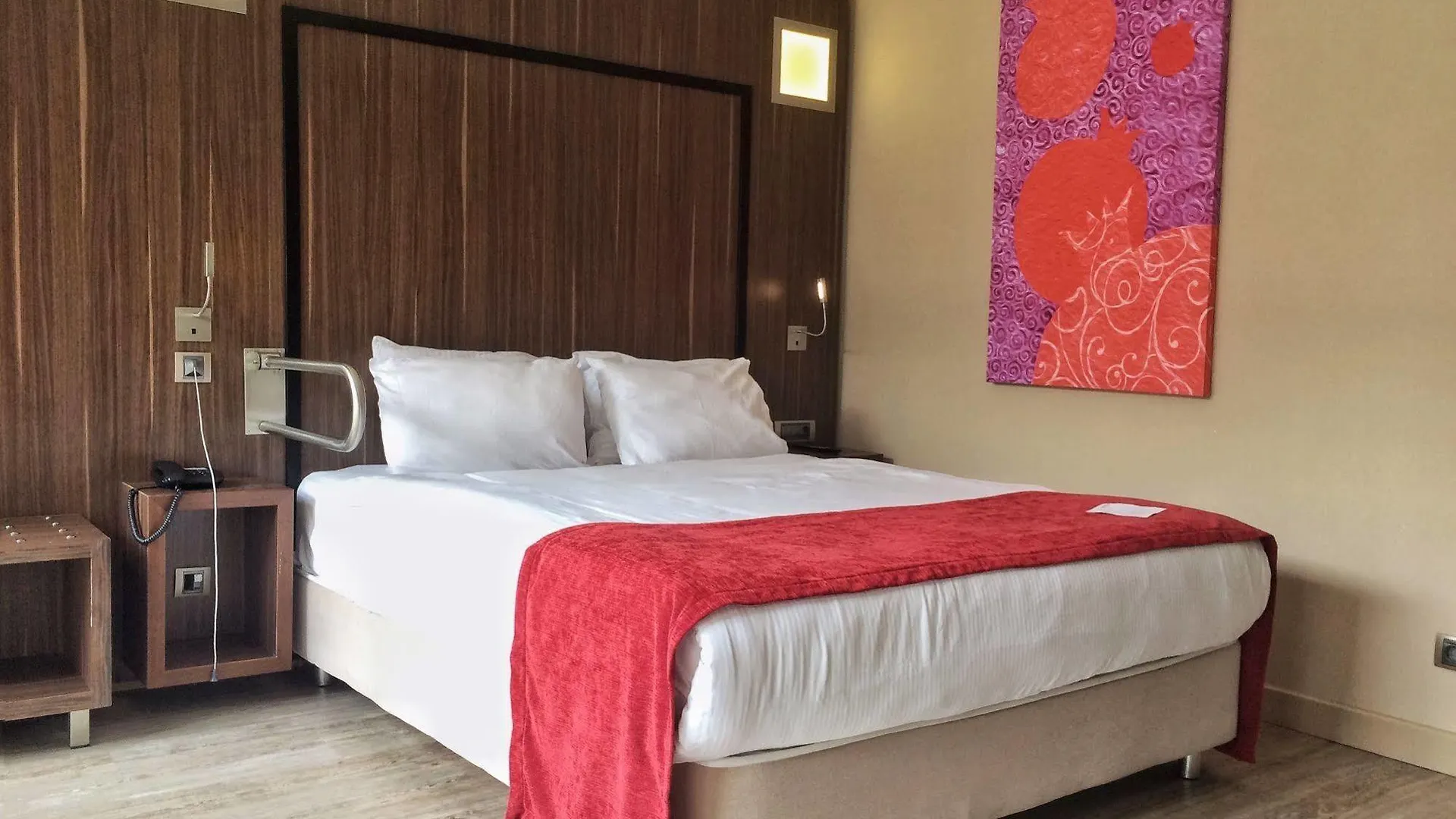 Ramada Encore By Wyndham Esmirna 4*,